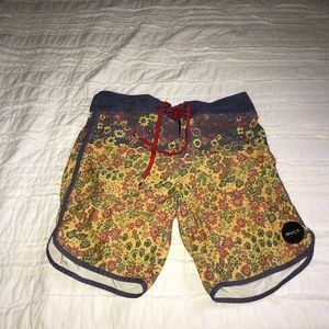 Men’s board shorts